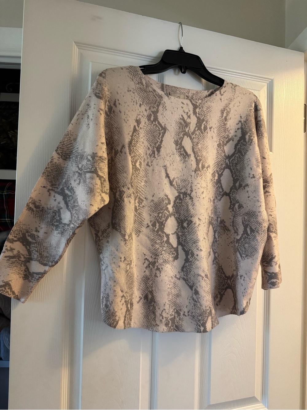 Sioni Snake print Knit Sweater - Never worn